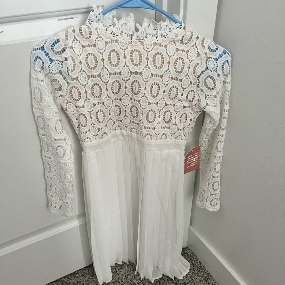 Ivy City Co Arabella NWT white floral dress size 8